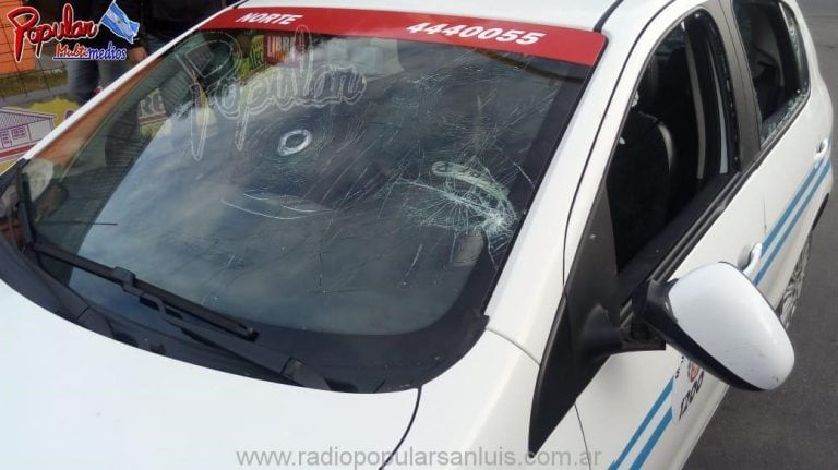 Así le dejaron el vehículo al taxista puntano.