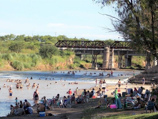 Balneario El Puente en Marull es otro atractivo turístico de la región de Ansenuza