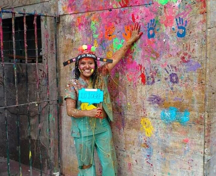 Fátima Álvarez, oriunda de Rosario de Lerma y la Quebrada del Toro, se recibió de médica y es el orgullo de su pueblo. (Infobae)