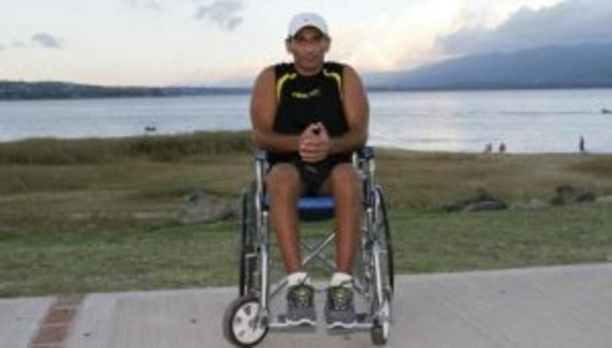 El nadador parapléjico en el Canal Beagle: crucé con fe en Dios
