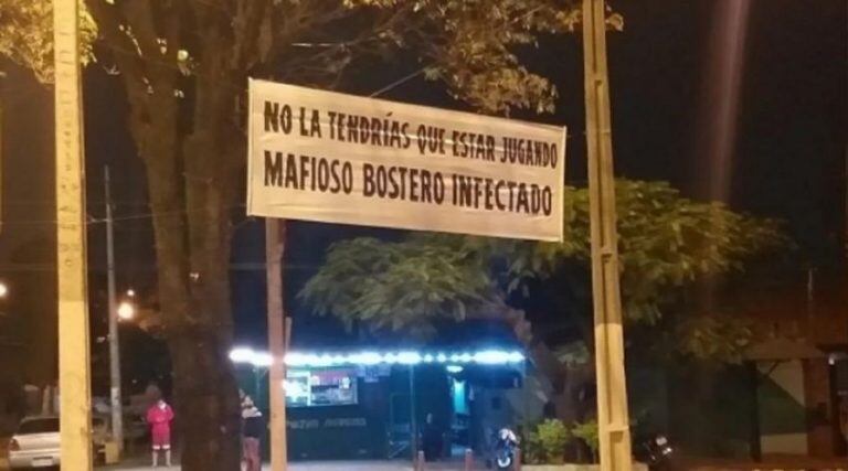 En Asunción recibieron a Boca con burlas e insultos (Twitter)