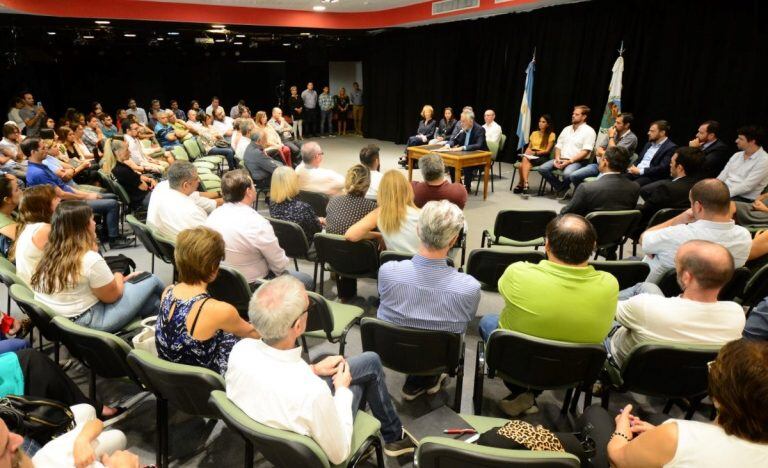 El anuncio fue en el Salón Blanco de Terrazas del Portezuelo.