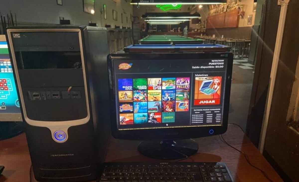 Clausuraron un bar de pool que funcionaba como sala de juegos clandestina