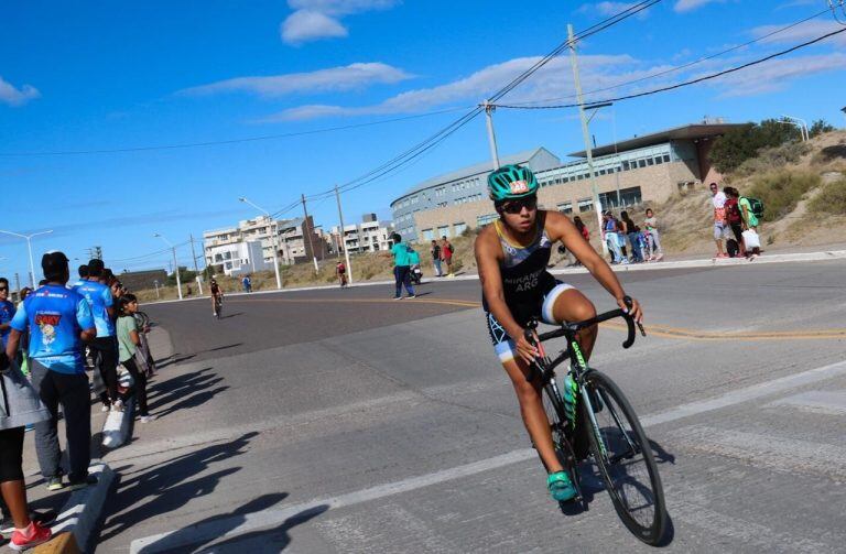 En Triatlón Chubut se destacó en la primera jornada.