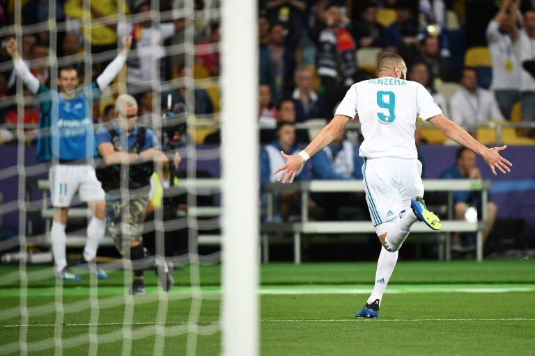 Benzema desata la locura