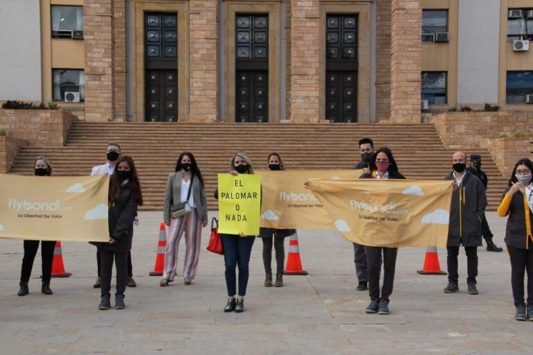 Trabajadores de low cost reclamaron en todo el país y en Mendoza también.