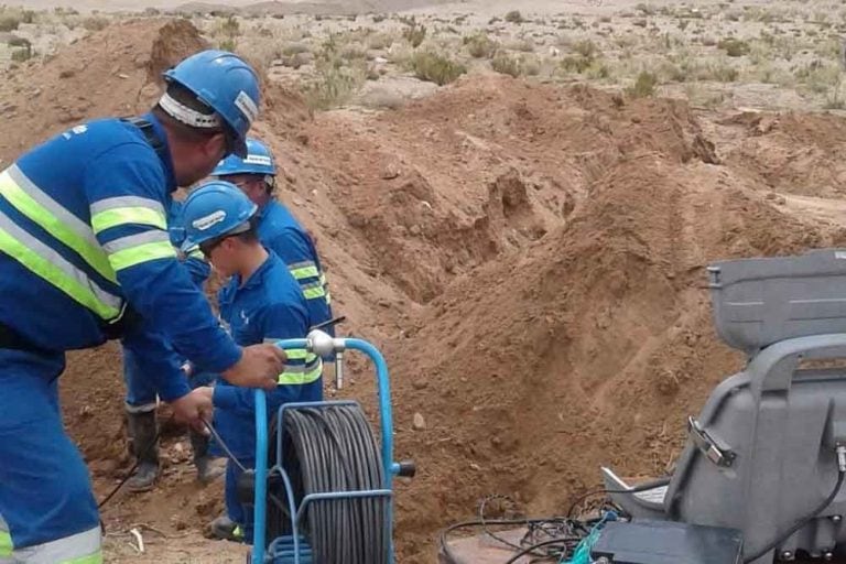 Obreros trabajando en el acueducto El Acay. (web)