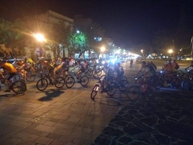 Todos los participantes partieron desde la explanada frente al Reloj Público.