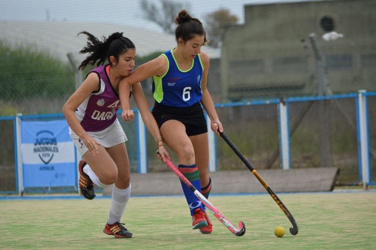 Hockey en los Evita.