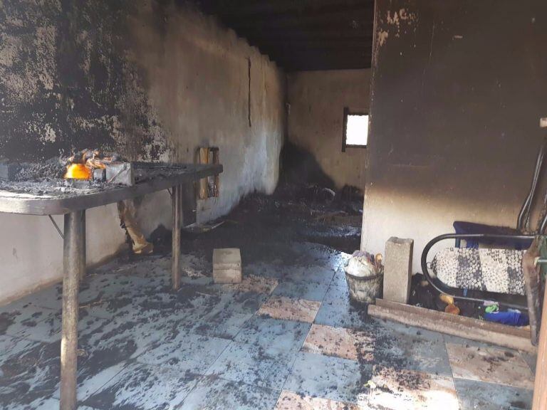 Se incendió un departamento en el barrio Ignacio Vidal. Foto: Marina Balbo.