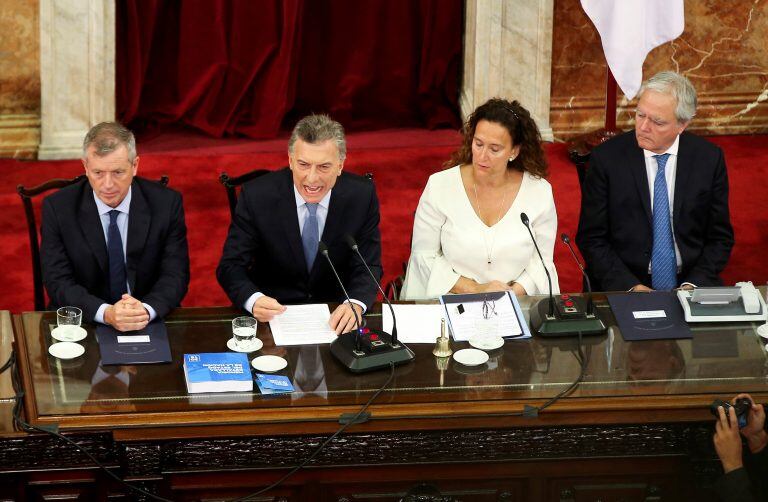 Pinedo junto a Mauricio Macri y Gabriela Michetti (REUTER)