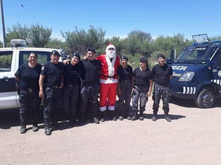 Los efectivos sanrafaelinos posan para la foto. Gran gesto.