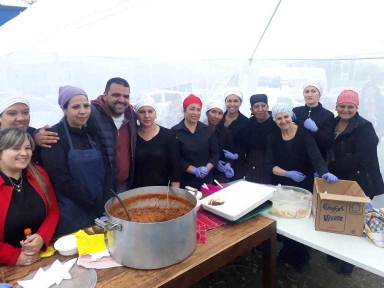 Al finalizar se degustó un riquísimo guiso de lentejas, plato típico de la ciudad