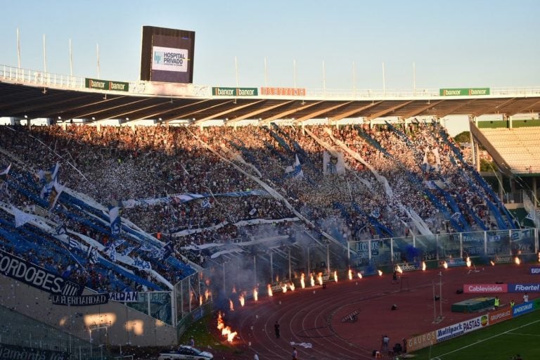 Así fue el recibimiento a Talleres y Belgrano.