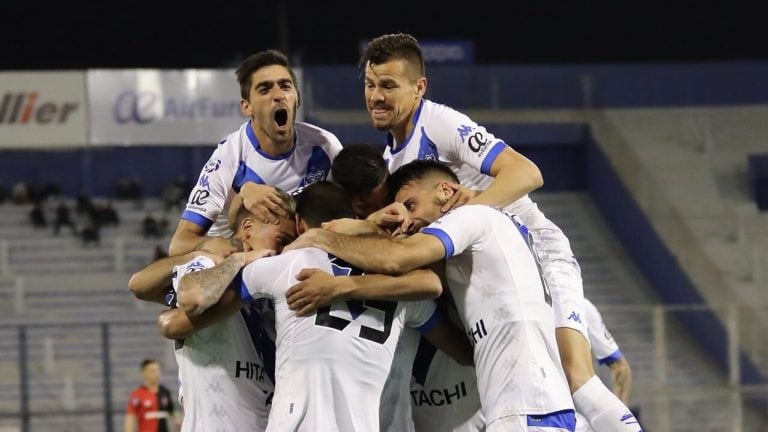 Vélez le gana 2 a 0 a Newell's