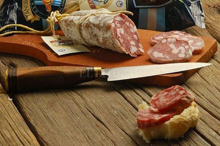 Tandil busca superarse elaborando el salame más alto del mundo