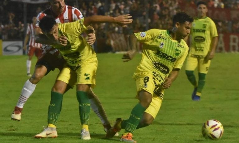 Domingo Blanco jugó todo el partido ante San Martín de Tucumán