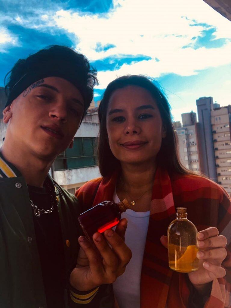 Camila y Felipe, los creadores de Salem delivery de tragos de autor (Vía Rosario)