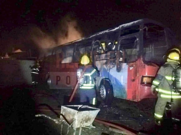 Incendio de un colectivo en Río Grande