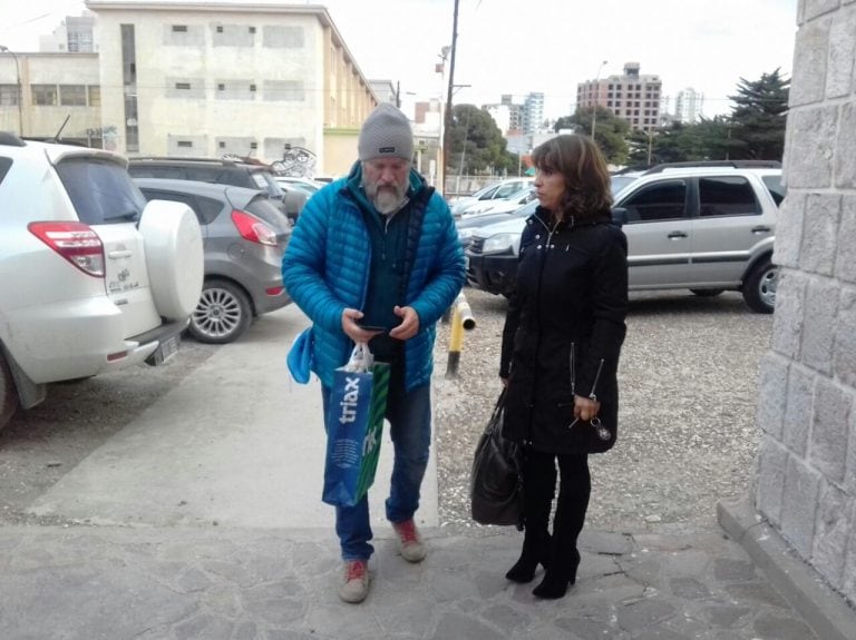 Sergio Maldonado en el ingreso a la Cámara de Apelaciones en Comodoro Rivadavia. Foto Marcelo Vidal.