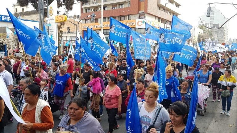 Marcha en reclamo de emergencia alimentaria.