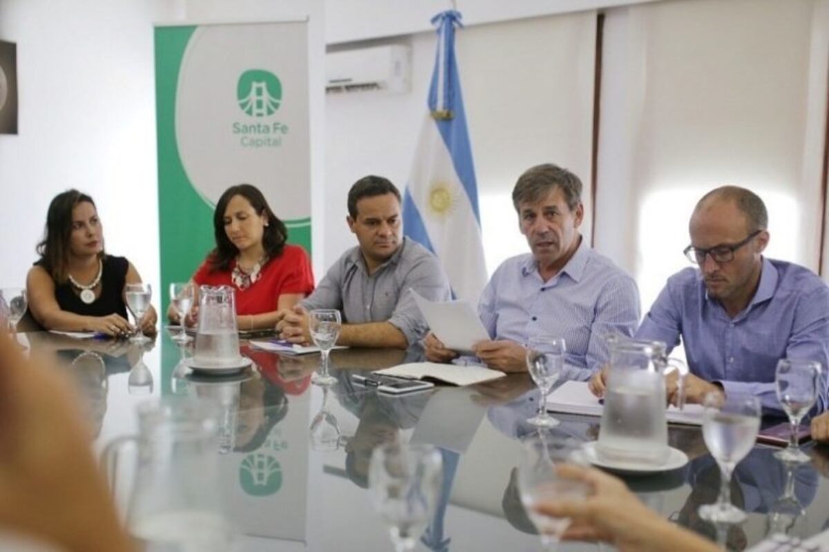 Jatón se congela el sueldo y presentó un plan de austeridad en el Municipio