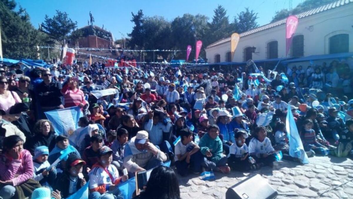 Humahuaca festejó con sol a pleno la victoria de la Selección Argentina