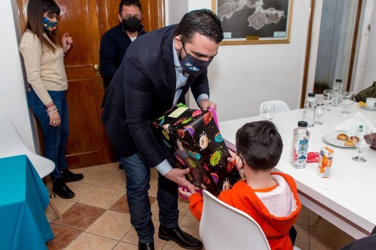 Niños y niñas visitaron al intendente Walter Vuoto