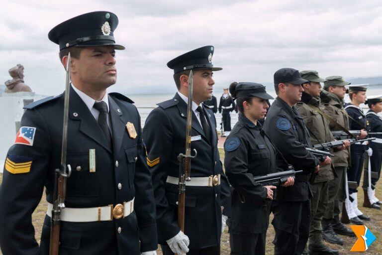 83º Aniversario de la muerte del almirante Julián Irízar