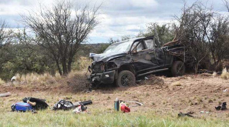 En la Dodge Ram viajaba una familia de Buenos Aires (El Diario)