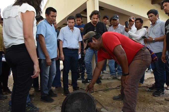 El gobernador Gustavo Sáenz y el ministro Daniel Arroyo durante su recorrido en Santa Victoria Este (Gobierno de Salta)