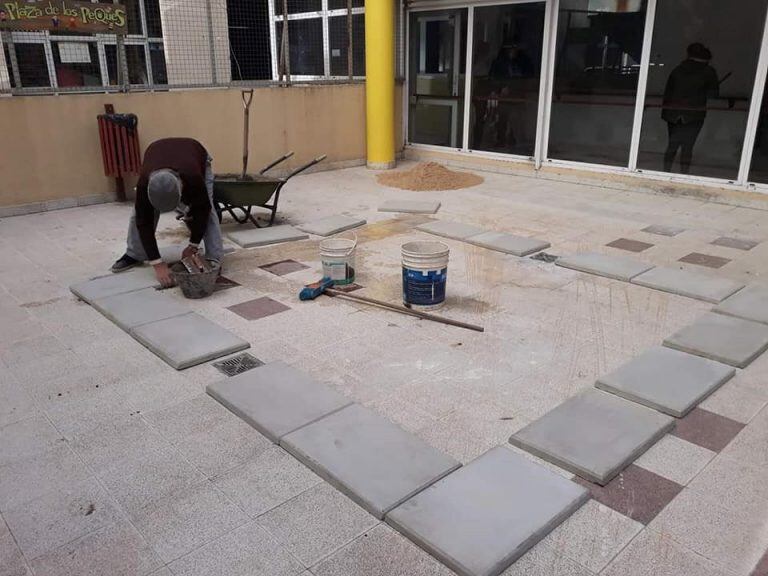 Remodelación patio Hospital de Niños de La Plata. Fotografía: Facebook Batman solidario.