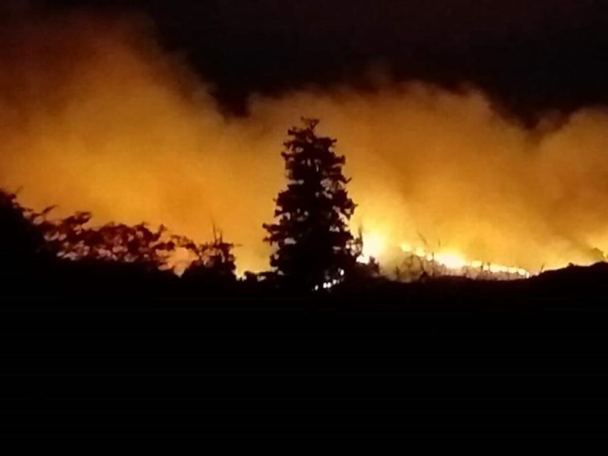 La Cumbre: un voraz incendio pone en peligro a toda la población
