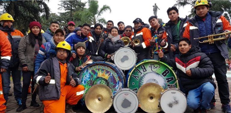 Mineros y músicos, listos para el regreso a casa.