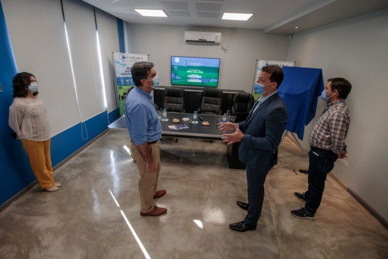 Capitanich y Freschi recorriendo las instalaciones de la empresa (Foto: Gentileza Prensa Casa de Gobierno del Chaco)