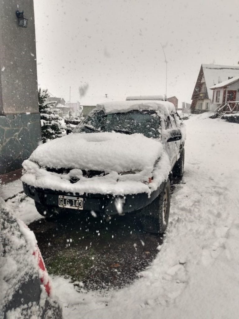 Nevó en plena primavera: Caviahue y  Copahue amanecieron totalmente cubiertas de hielo