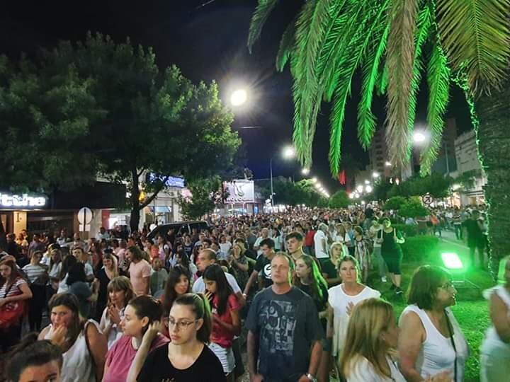 Multitudinaria marcha en Rafaela (Guillermo Acastello)