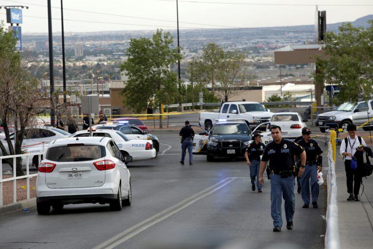 Policía trabaja en El Paso (Foto: José Luis González/REUTERS)