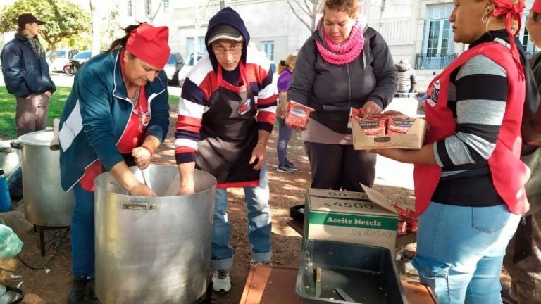 Movilización frente al Concejo Municipal de organización sociales. (Juan José García)