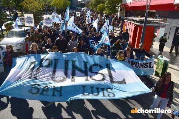 Marcha docente en San Luis.