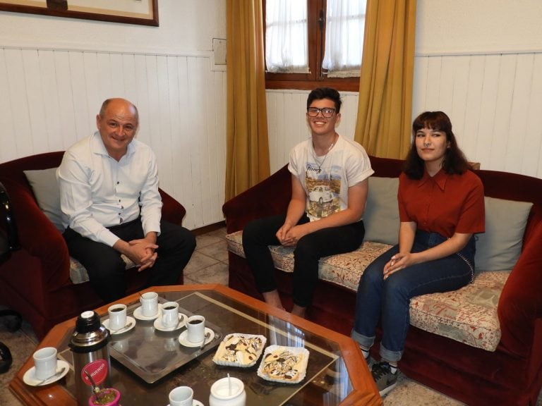 El intendente recibió a Noelia Achígar y Marcos Saban.