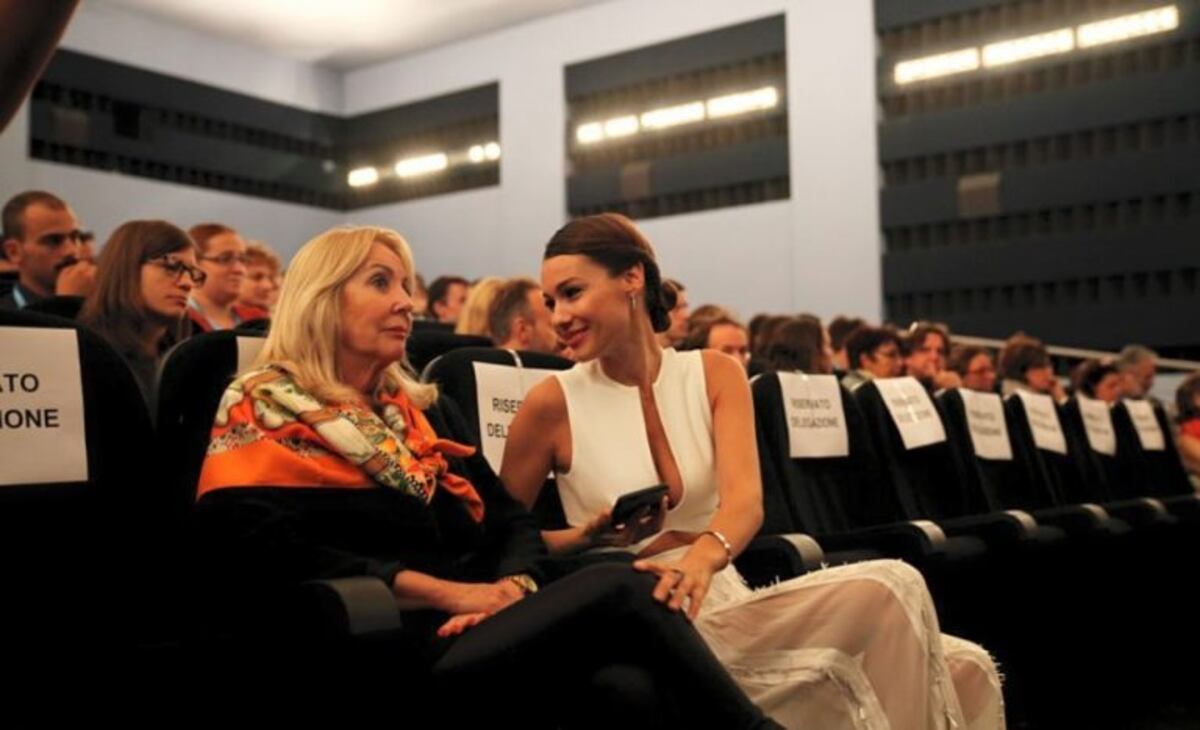 Pampita viajará a Chile y se hospedará en la casa de su exsuegra