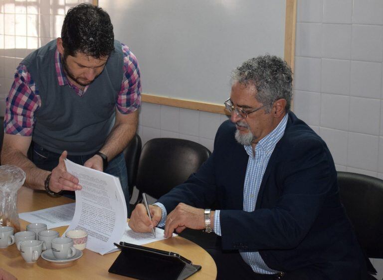 El ministro Bouhid se refirió a la continuidad de trabajos de descacharrado en las zonas más afectadas por el dengue y advirtió sobre la aplicación de penalidades para el caso de vecinos que no permitan controles en sus domicilios.