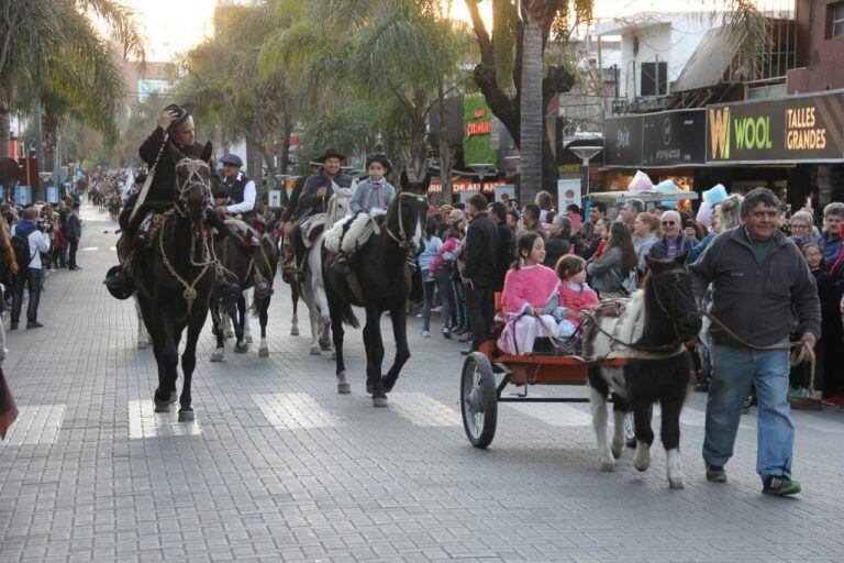 Cumpleaños de Carlos Paz nº 106