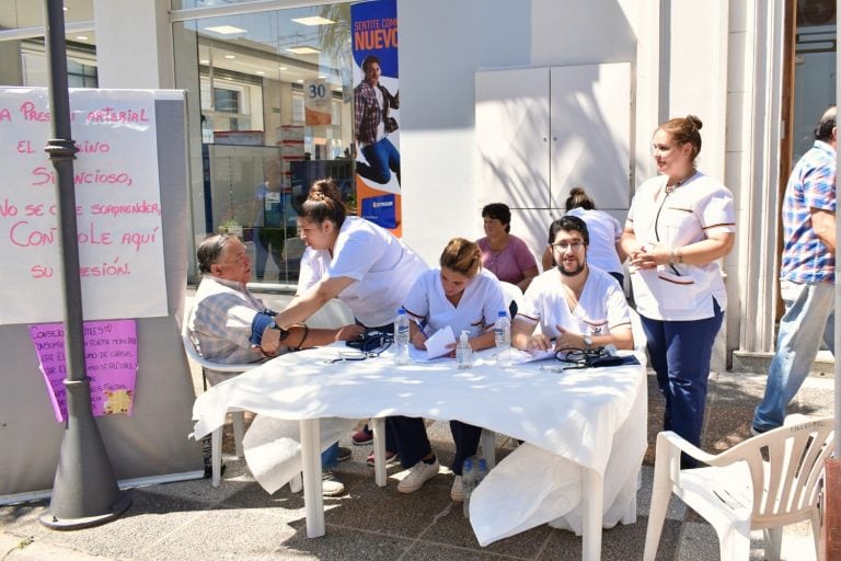 Stand ubicado en 25 de mayo y España - Crédito: Via Gualeguaychú (Isidoro Lonardi)