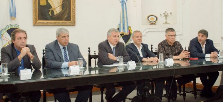 En conferencia de prensa en la Casa de Gobierno, el gobernador Gerardo Morales anunció el llamado a licitación pública, nacional e internacional para la concesión, construcción, explotación y administración de la Zona Franca de La Quiaca. La apertura de sobres está prevista para el día 21 febrero próximo.