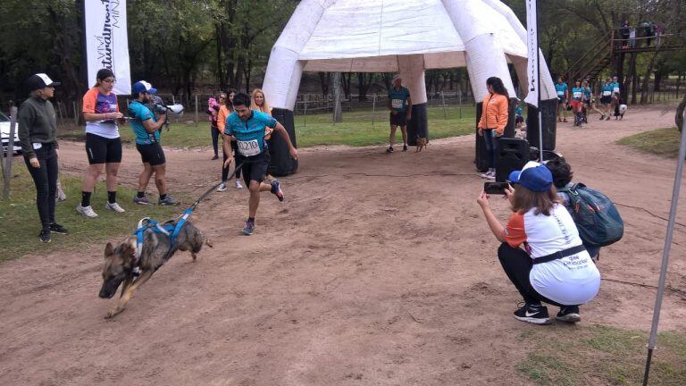 Carrera con sus perros