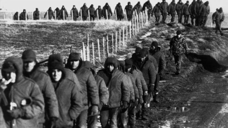 Las cosas no fueron tan alegres en las islas. La valentía de los soldados argentinos marcaron la diferencia en el terreno.