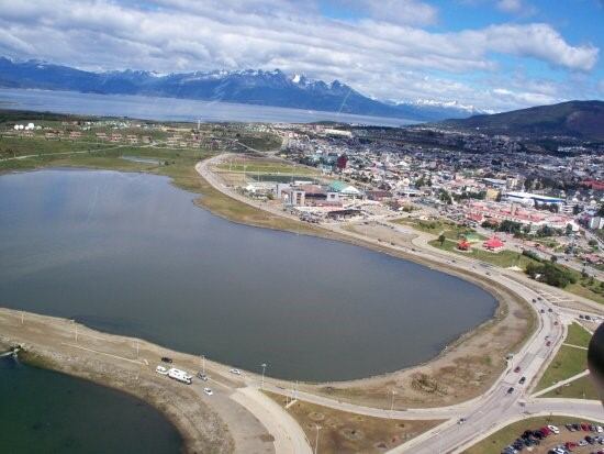 Bahía Encerrada, 15 hectáreas de Reserva Natural Urbana donde coexisten más de 70 especies de aves.