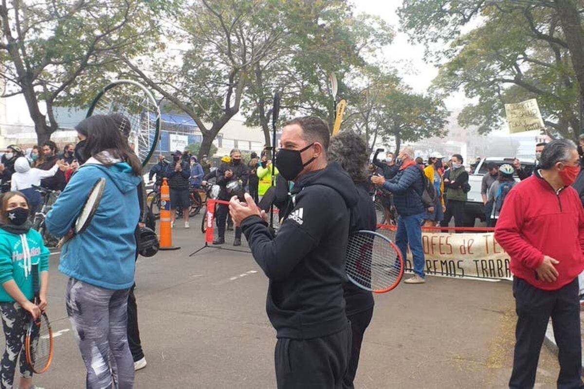 Deportistas reclamaron frente a la Quinta de Olivos poder volver a la actividad